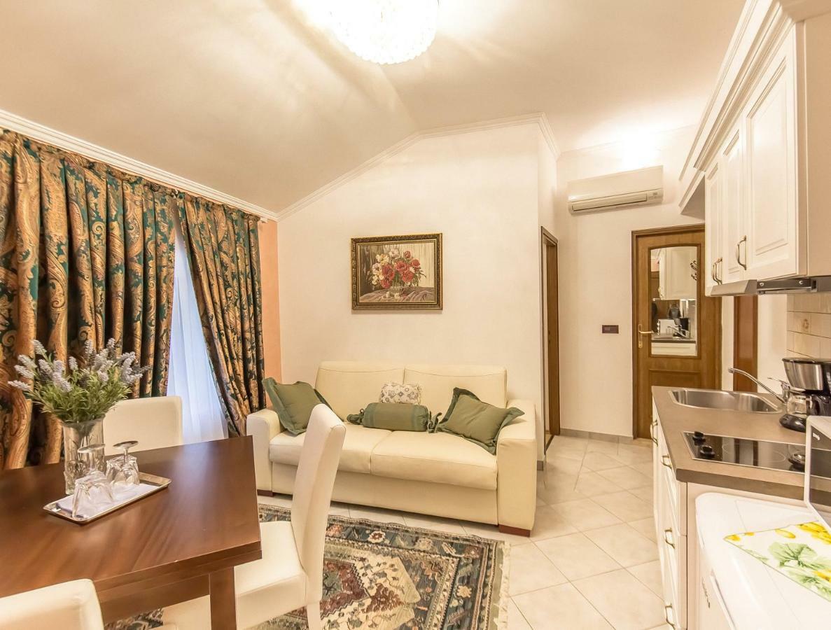 Villa Hasi ポレッチ エクステリア 写真